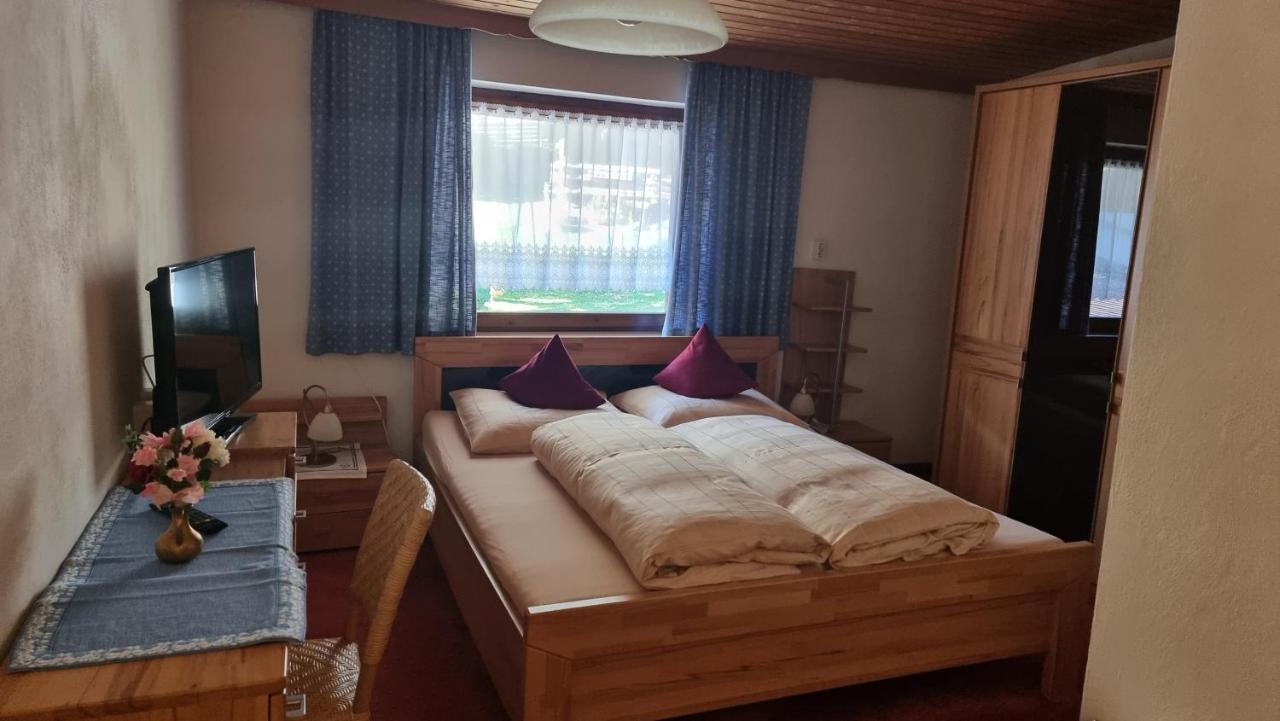 Hotel Garni Friedheim سانكت أنتون ام ارلبرغ الغرفة الصورة
