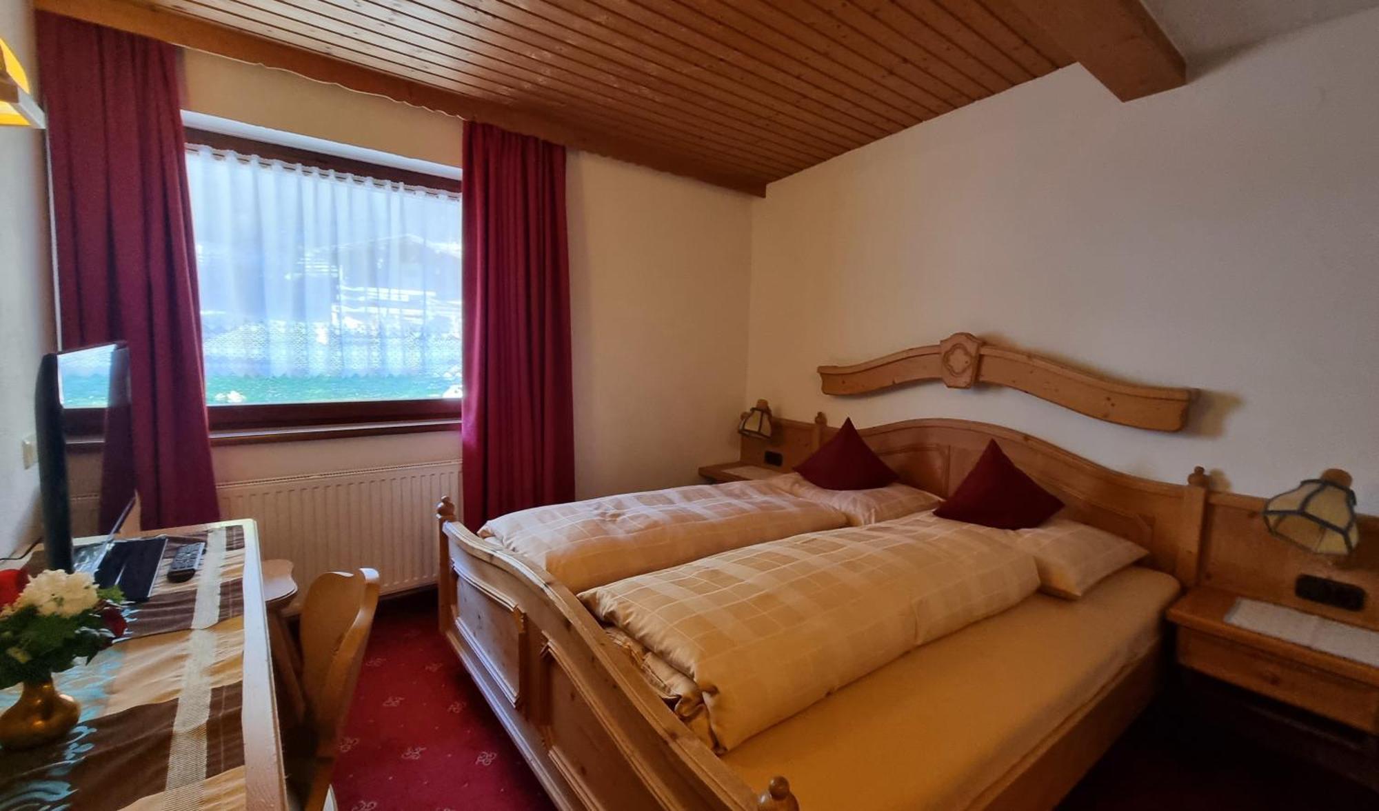 Hotel Garni Friedheim سانكت أنتون ام ارلبرغ الغرفة الصورة