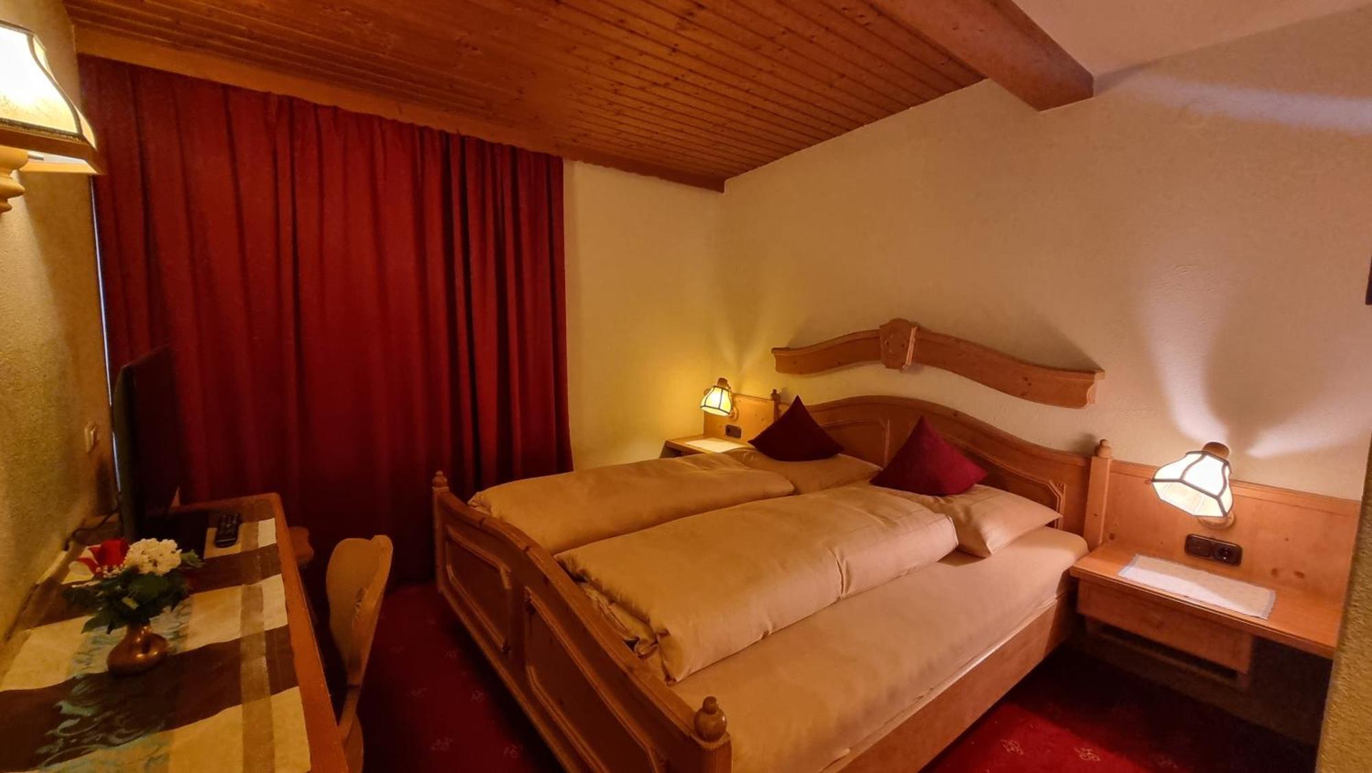 Hotel Garni Friedheim سانكت أنتون ام ارلبرغ الغرفة الصورة