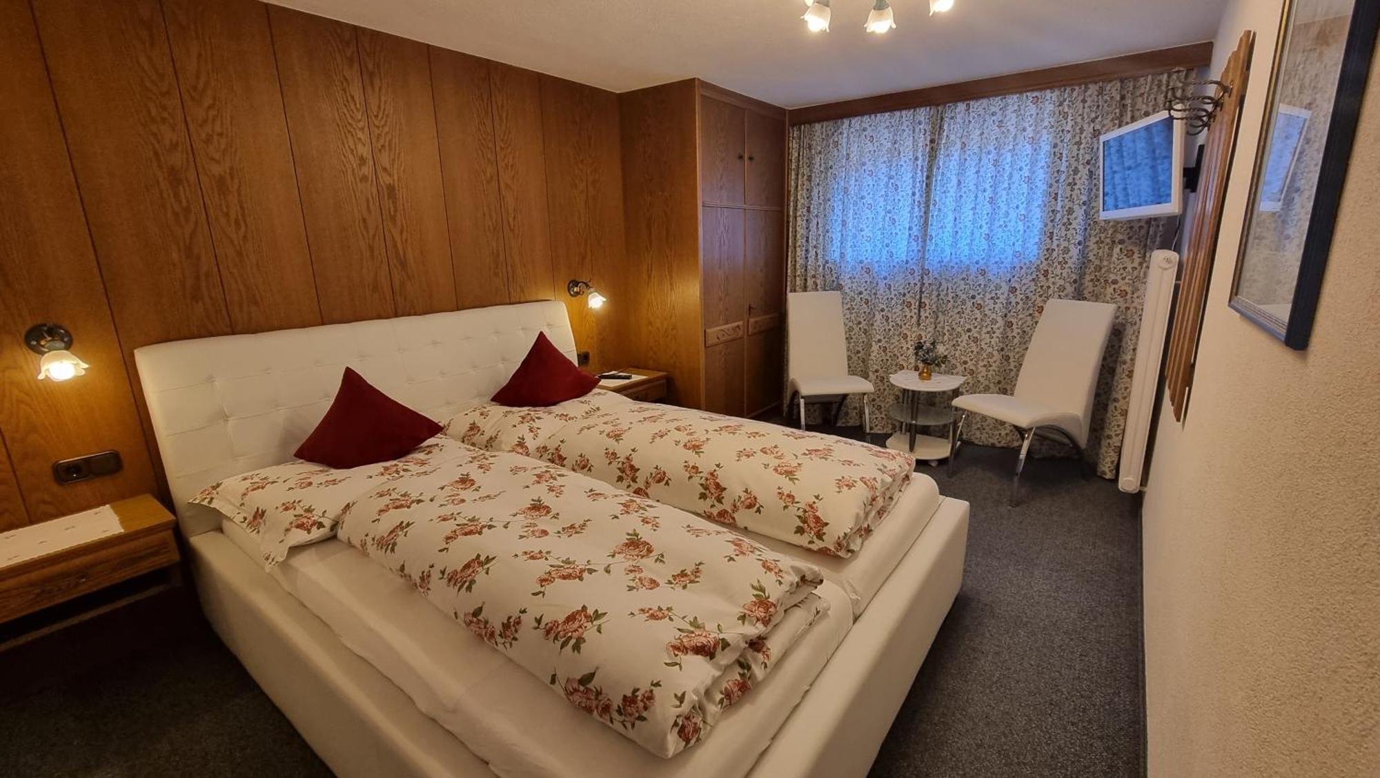 Hotel Garni Friedheim سانكت أنتون ام ارلبرغ الغرفة الصورة